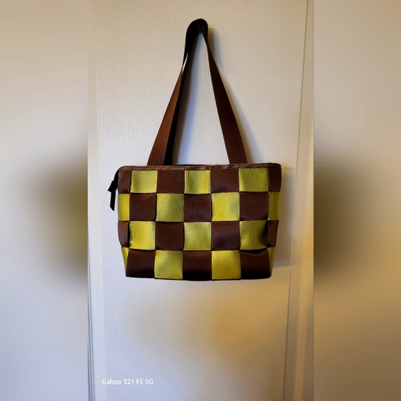 COMLEY SEAT BELT PURSE - Picture 4 of 7